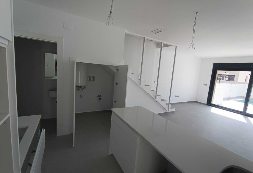 New Build - detached - Daya Nueva