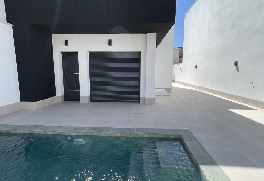 New Build - detached - Heredades