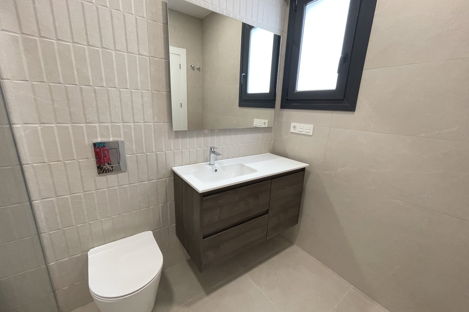 New Build - detached - Heredades