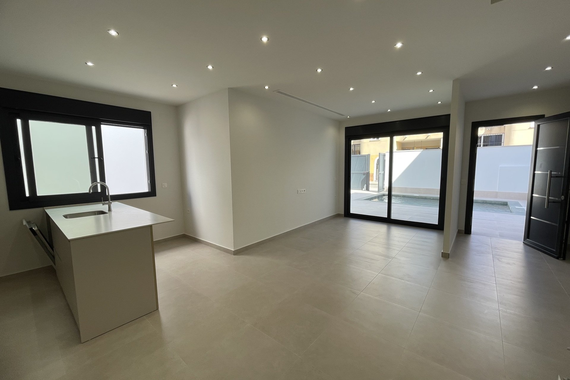 New Build - detached - Heredades