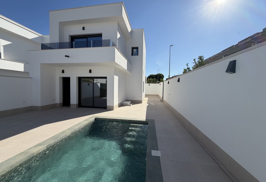 New Build - detached - Heredades