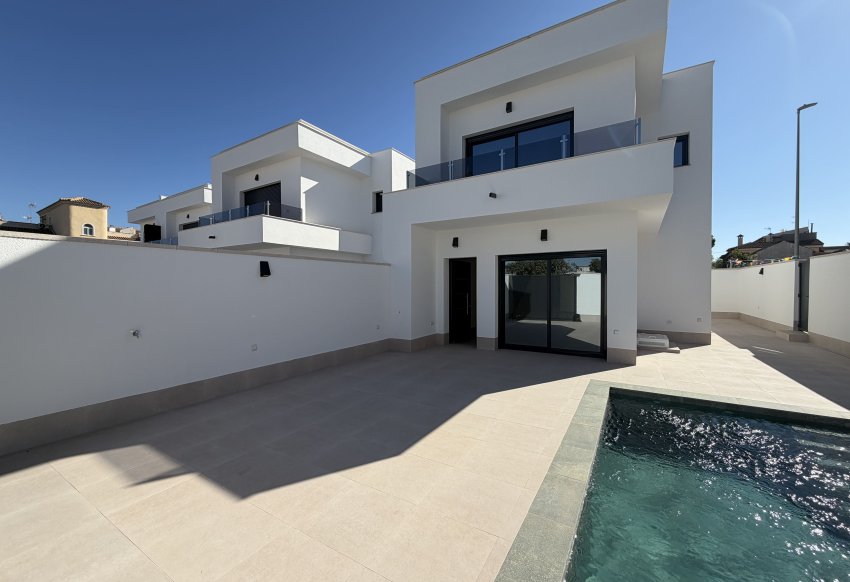 New Build - detached - Heredades