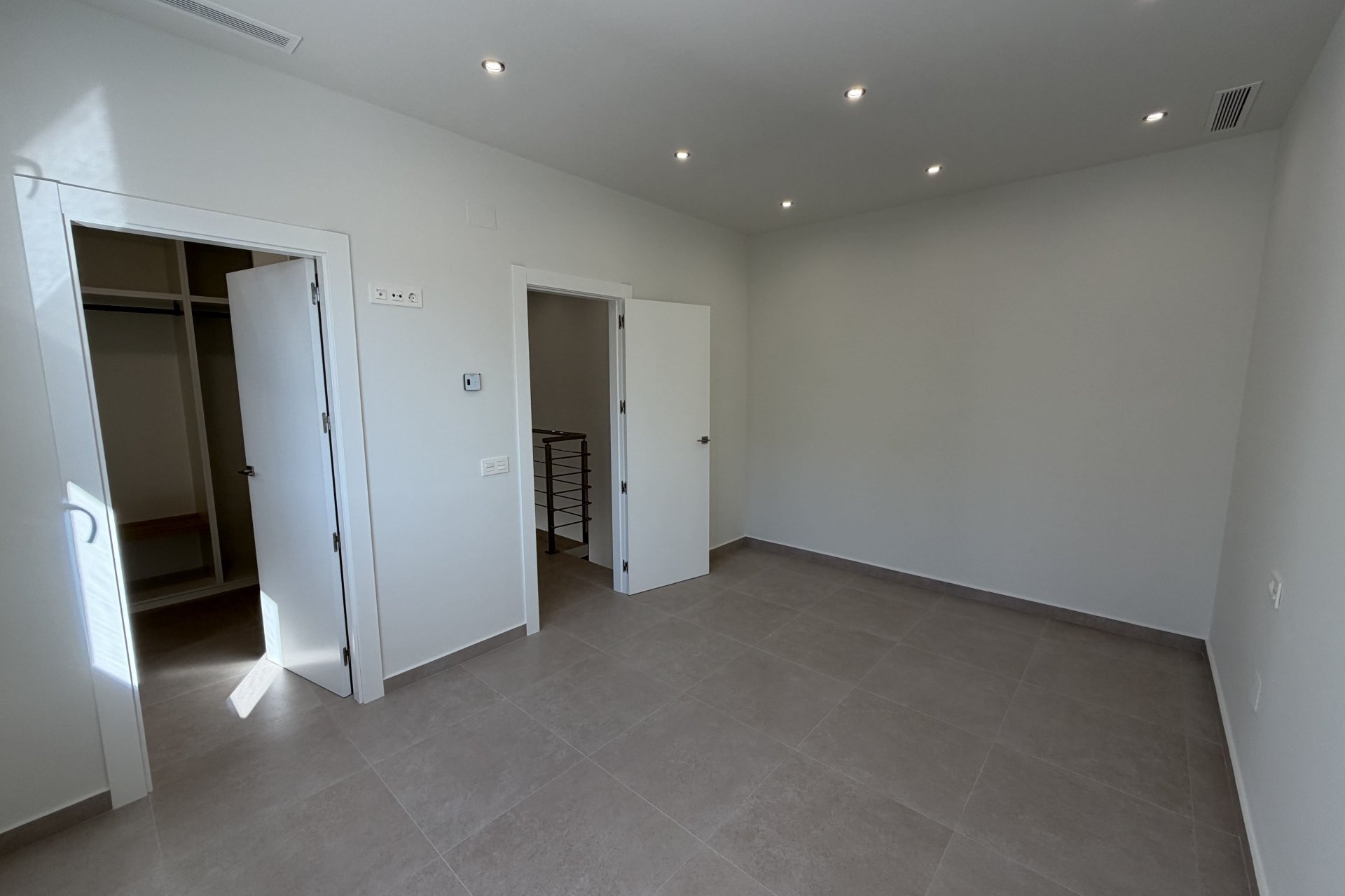 New Build - detached - Heredades