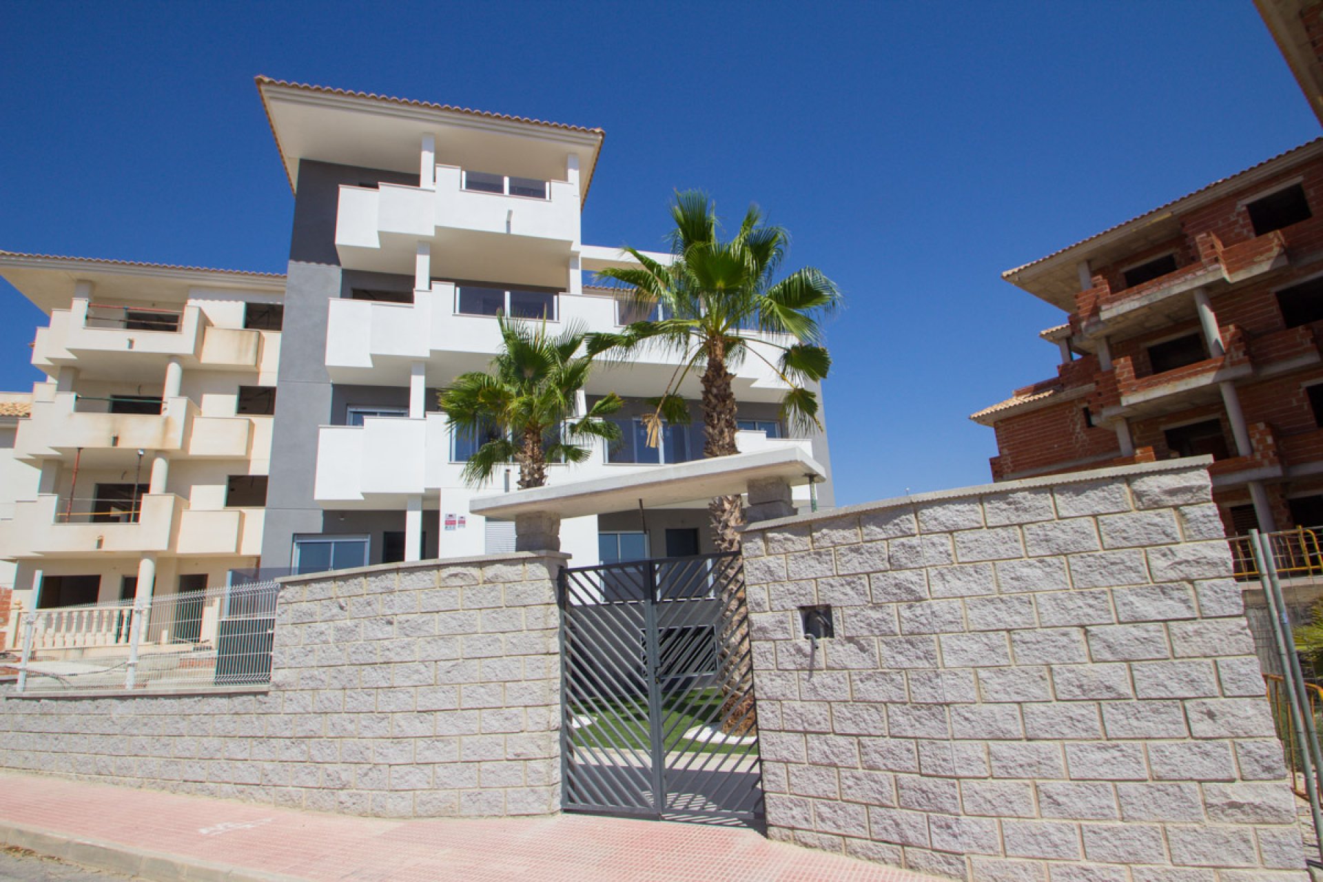 New Build - Penthouse - Res. Las Filipinas