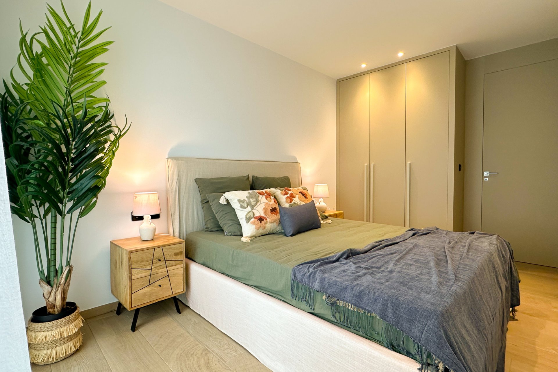 Новое здание - low-bungalow - Algorfa