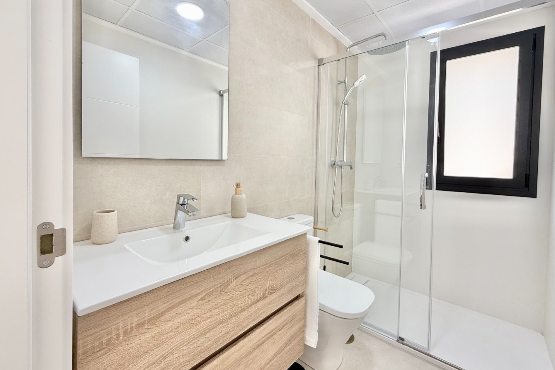 Новое здание - low-bungalow - Cox