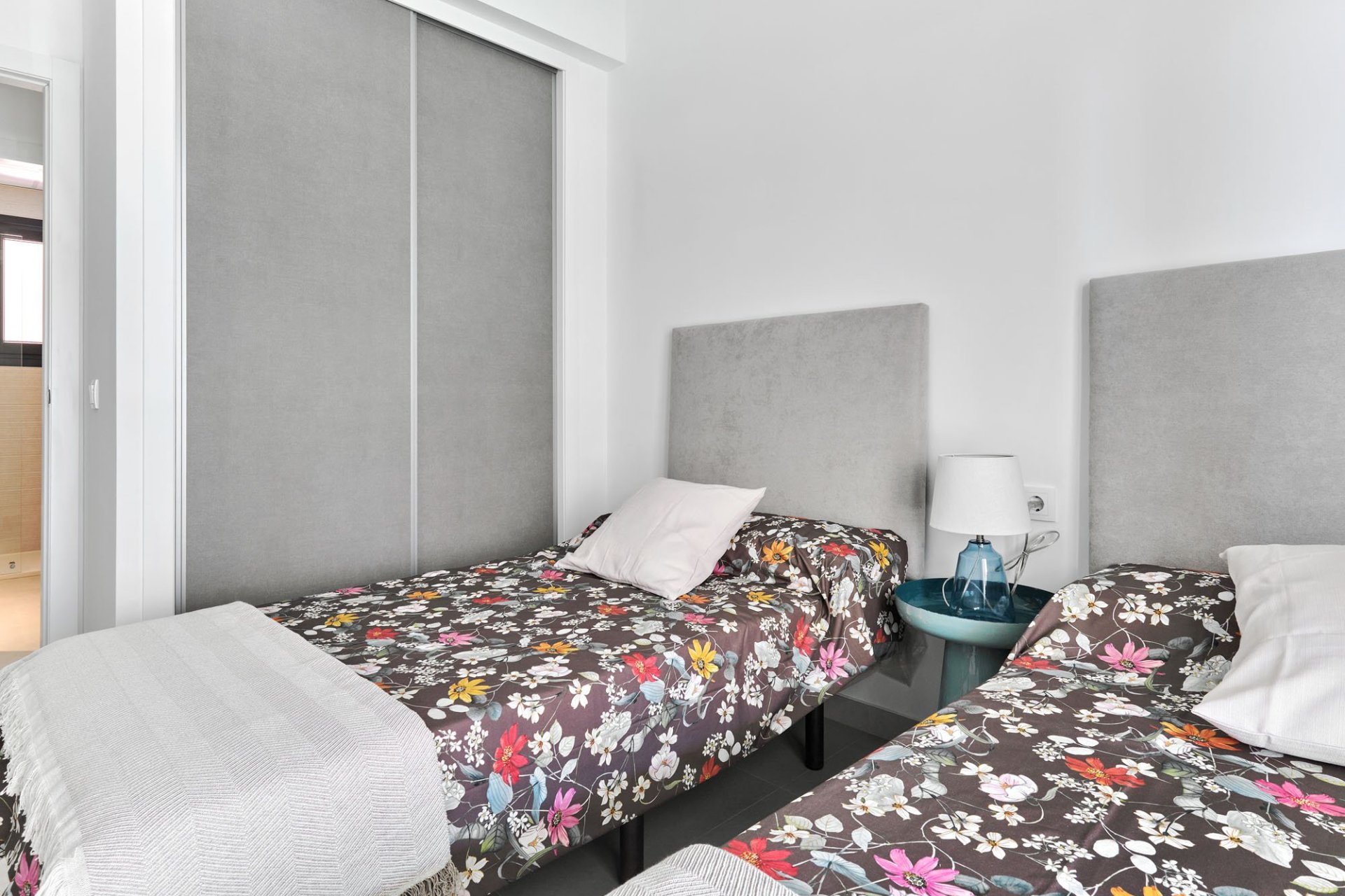 Новое здание - low-bungalow - Torrevieja
