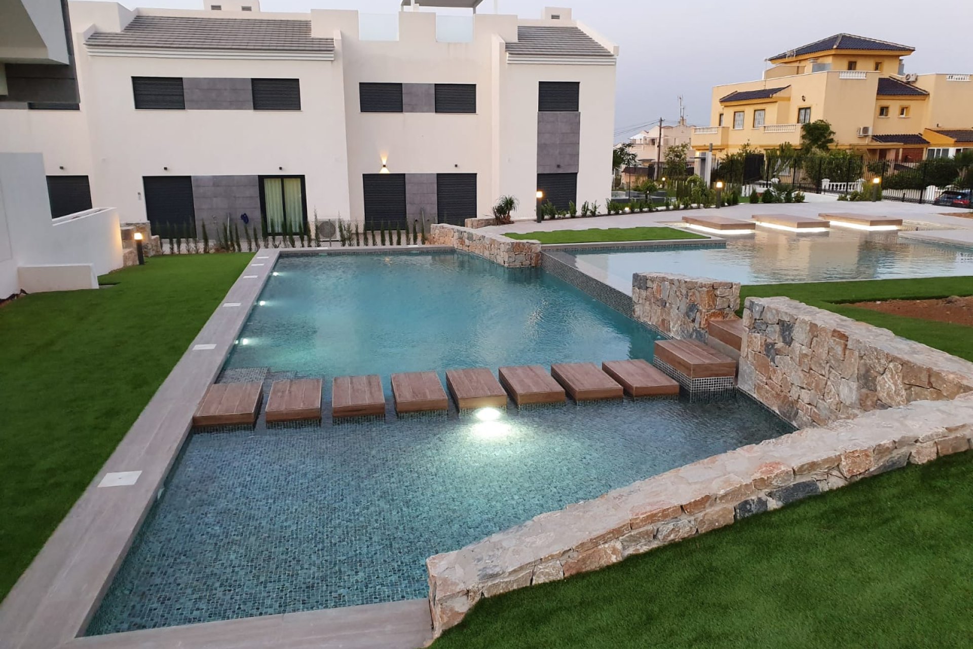 Новое здание - low-bungalow - Torrevieja