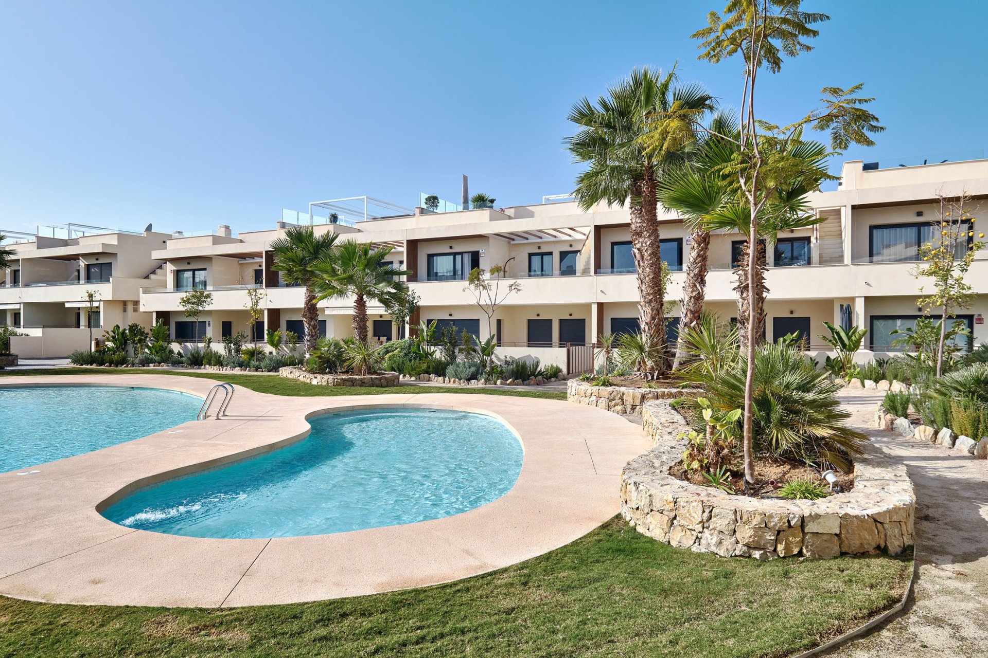 Новое здание - low-bungalow - Torrevieja