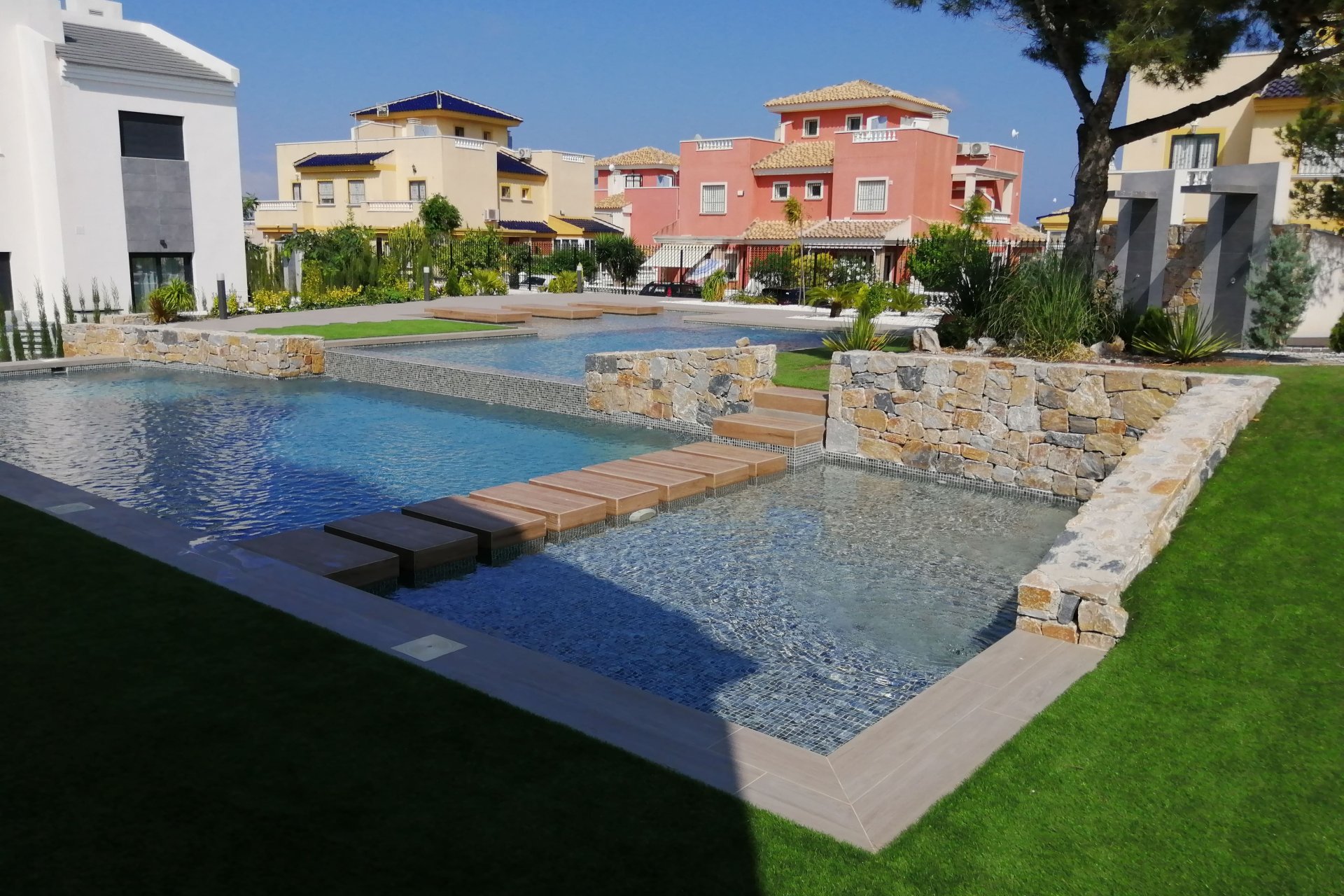 Новое здание - low-bungalow - Torrevieja