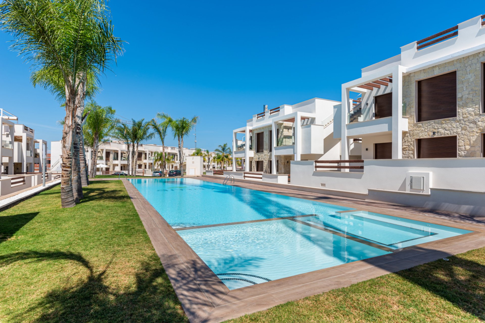 Новое здание - low-bungalow - Torrevieja