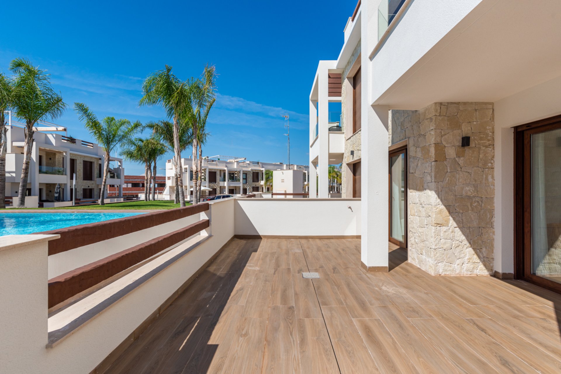 Новое здание - low-bungalow - Torrevieja