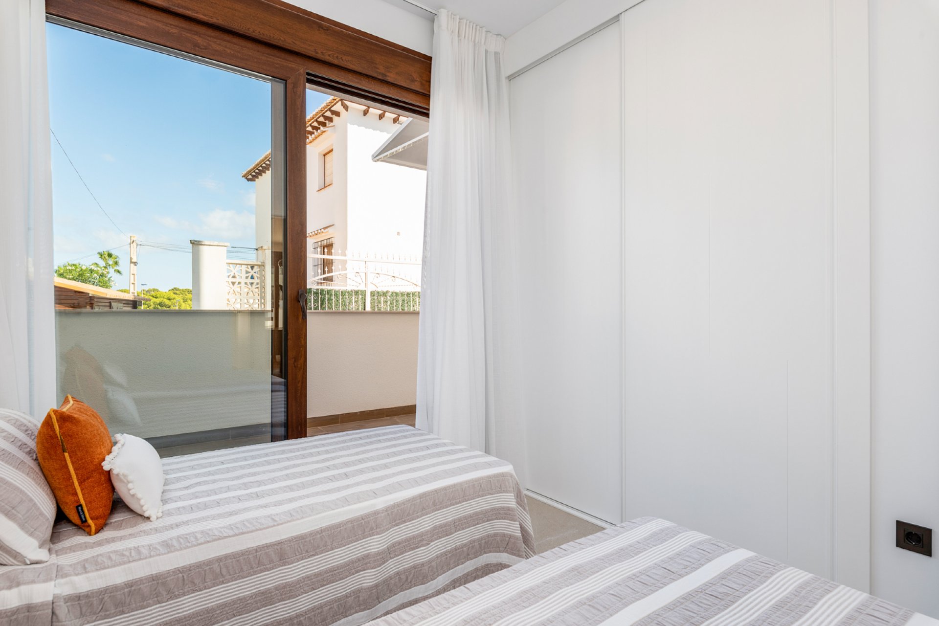 Новое здание - low-bungalow - Torrevieja