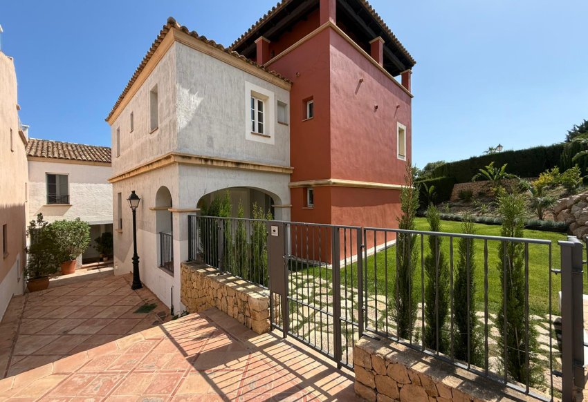 Новое здание - terraced - Golf Badia
