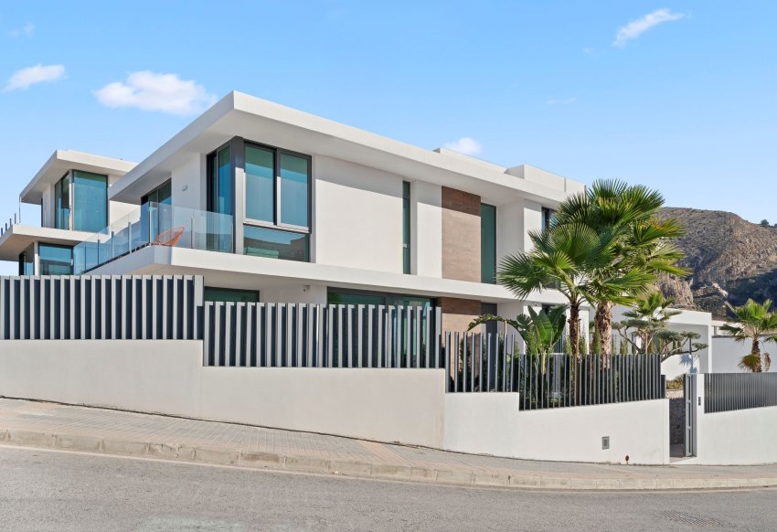 Новое здание - Villa - Benidorm