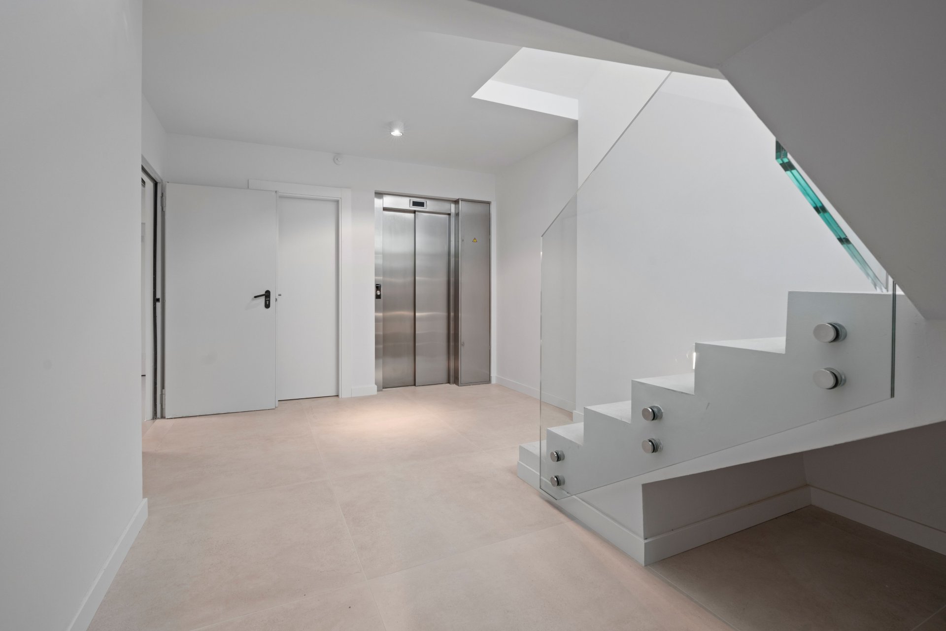 Новое здание - Villa - Benidorm