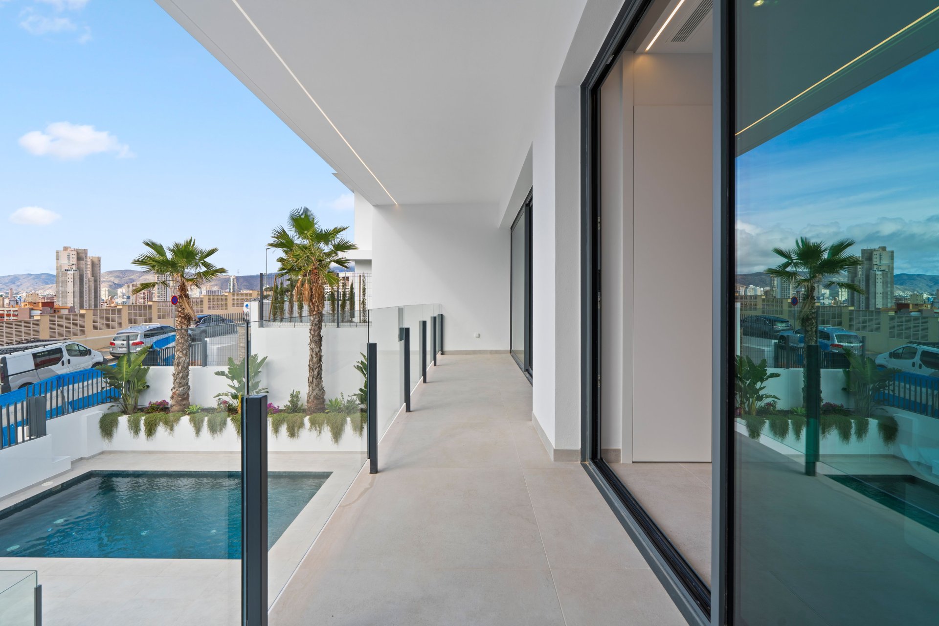 Новое здание - Villa - Benidorm