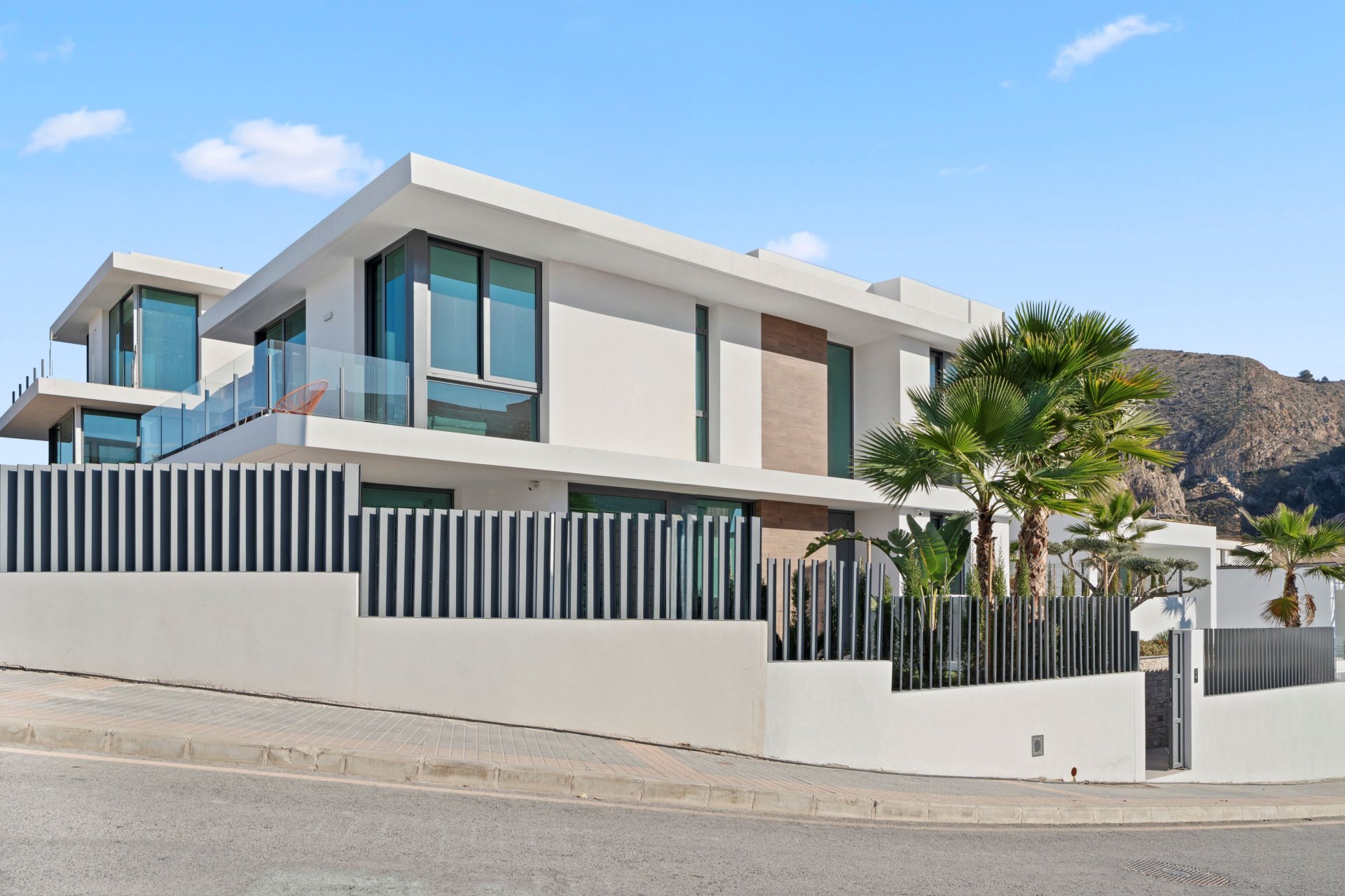 Новое здание - Villa - Benidorm