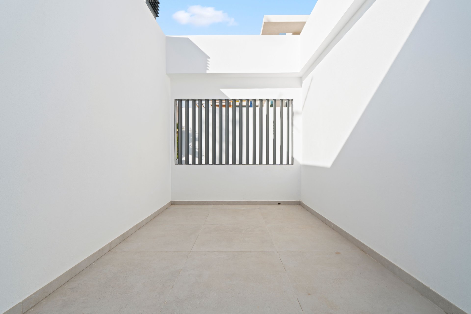 Новое здание - Villa - Benidorm