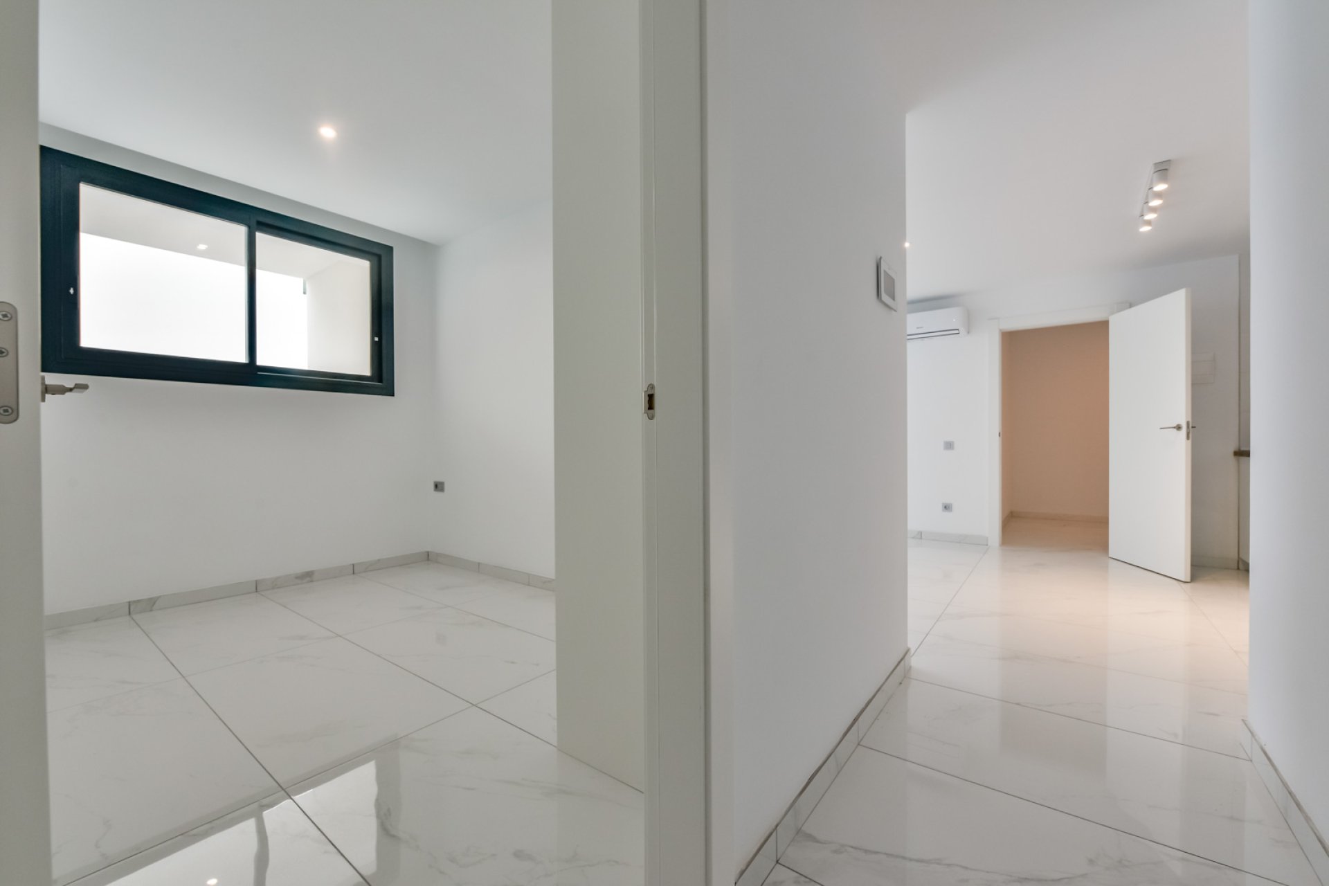 Новое здание - Villa - Finestrat
