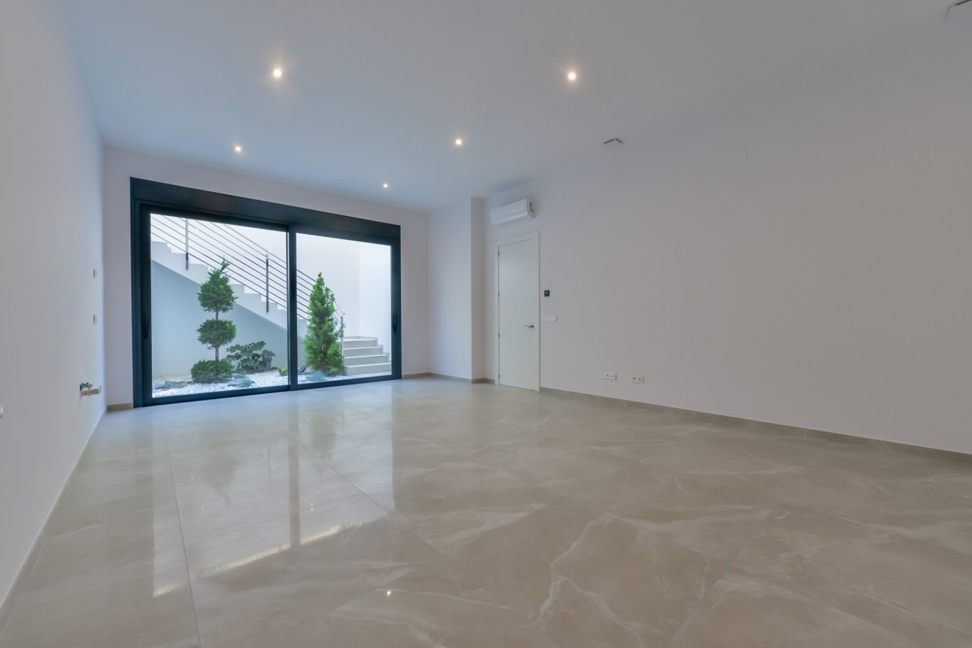 Новое здание - Villa - Golf Bahía