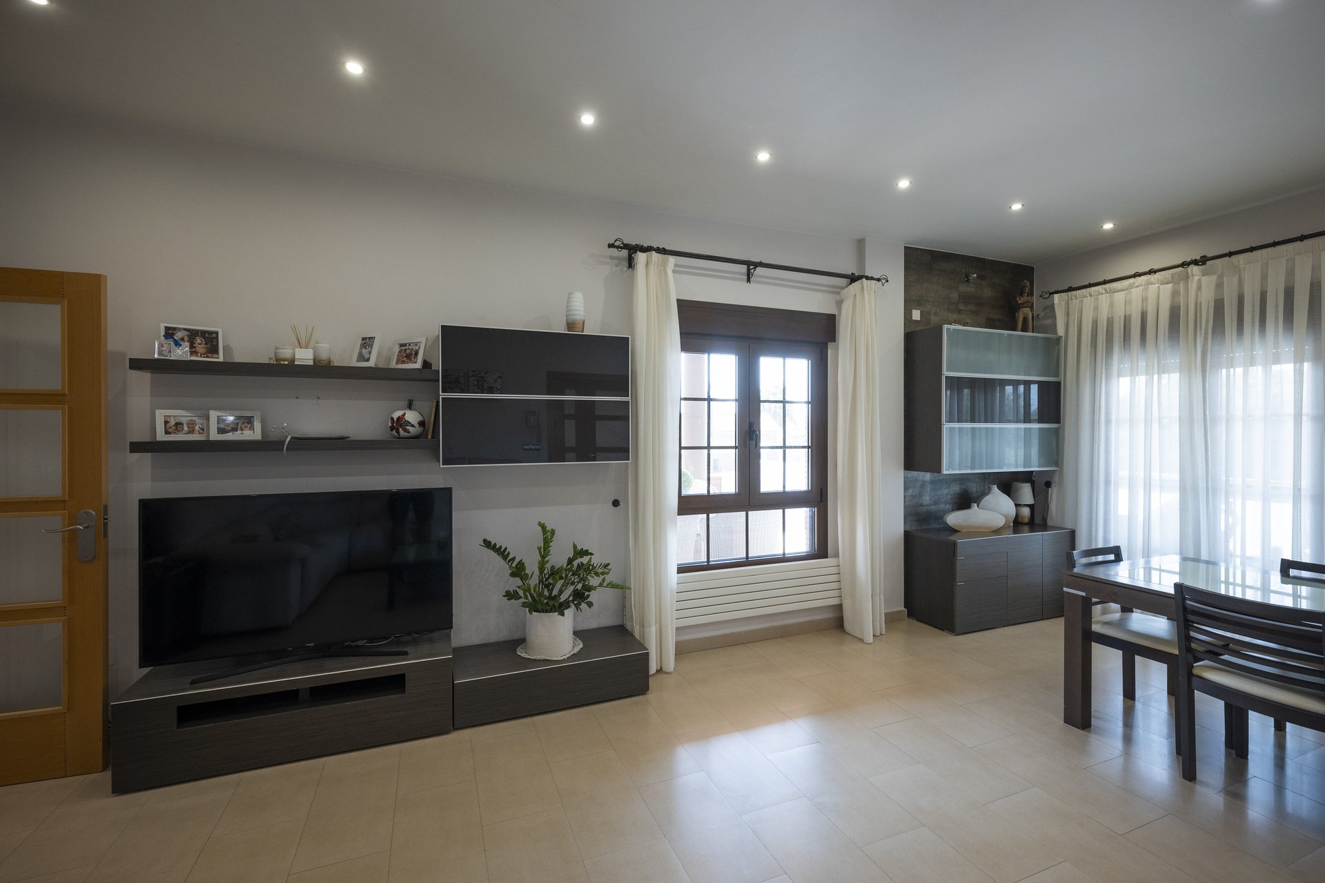 Новое здание - Villa - Jerónimo y Avileses