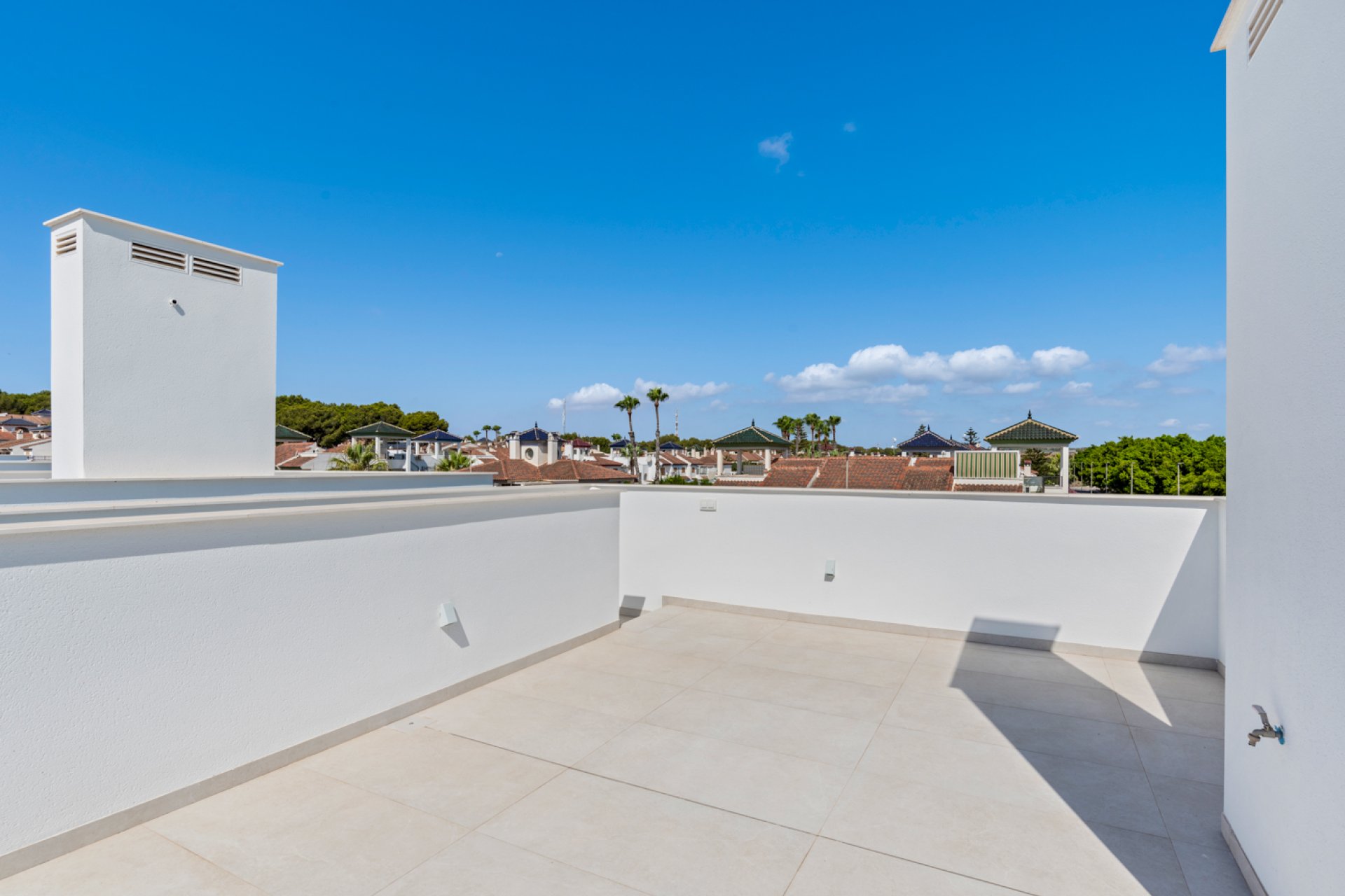 Новое здание - Villa - Mil Palmeras
