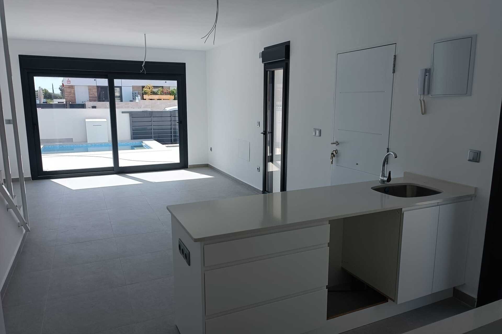 Obra nueva - detached - Daya Nueva
