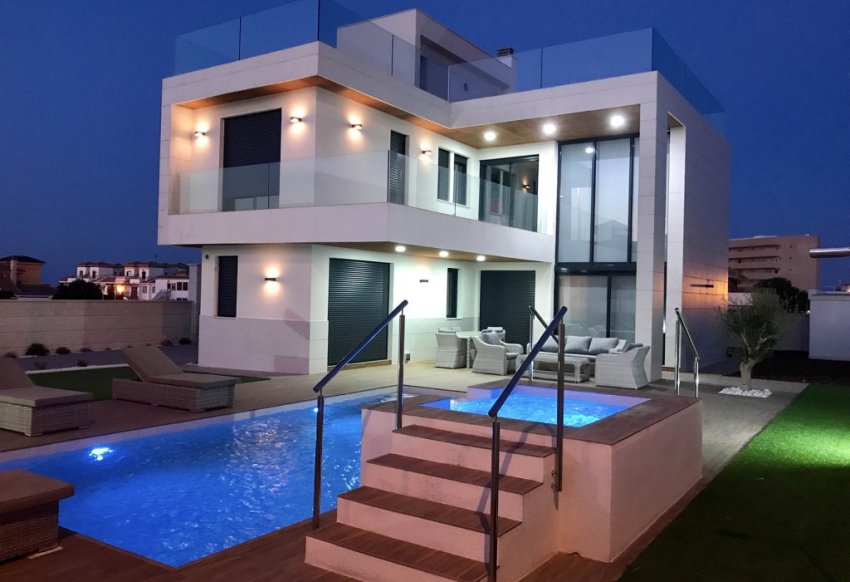 Obra nueva - Villa - Dehesa de Campoamor