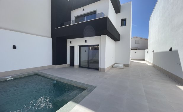 New Build - detached - Heredades