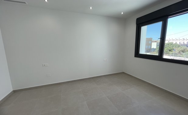 New Build - detached - Heredades