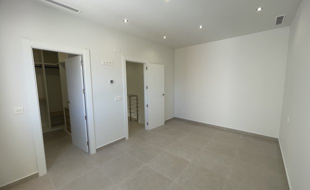 New Build - detached - Heredades