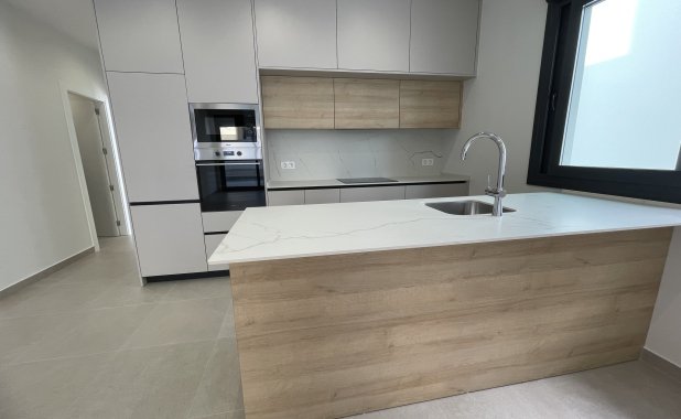 New Build - detached - Heredades