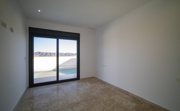 New Build - detached - Coloma