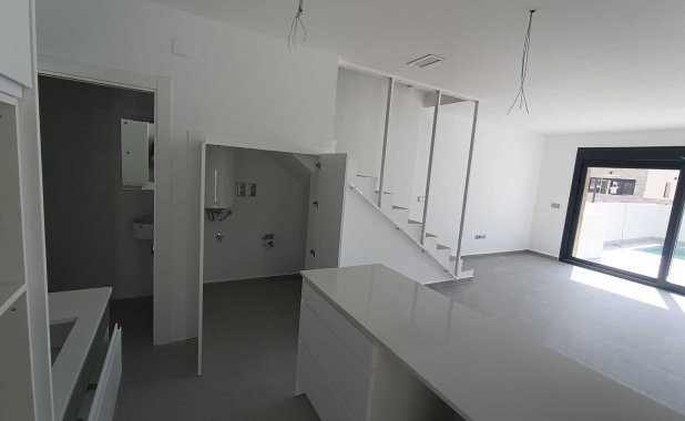 New Build - detached - Daya Nueva