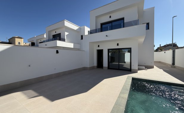 New Build - detached - Heredades