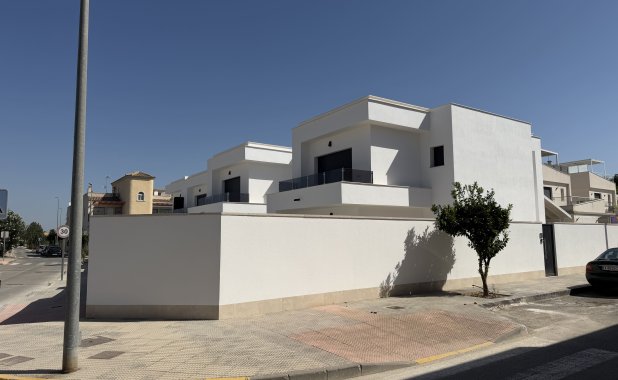 New Build - detached - Heredades