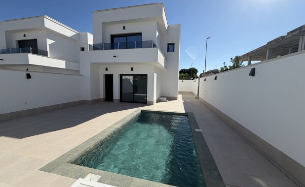 New Build - detached - Heredades