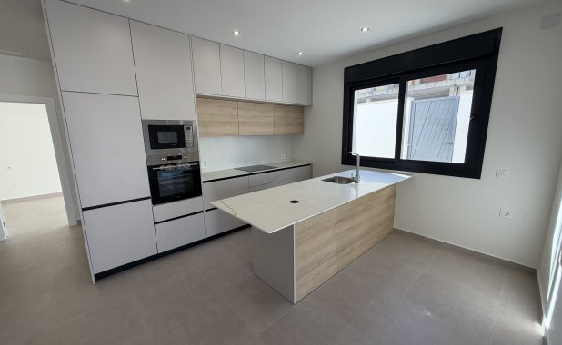 New Build - detached - Heredades