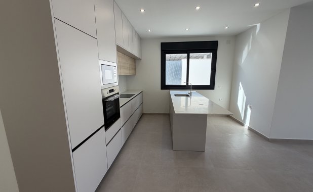 New Build - detached - Heredades