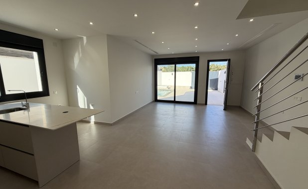New Build - detached - Heredades