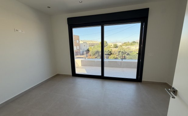 New Build - detached - Heredades