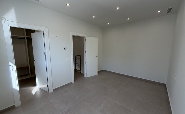 New Build - detached - Heredades