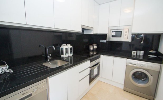 New Build - Penthouse - Res. Las Filipinas