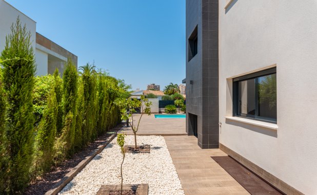 New Build - detached - Playa Paraiso