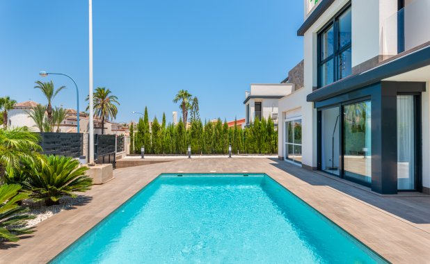 New Build - detached - Playa Paraiso